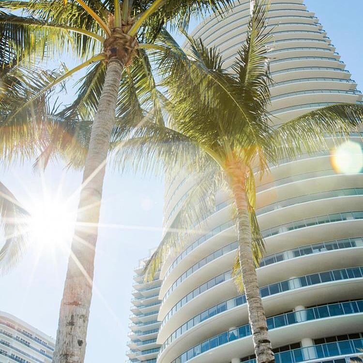 St Regis Bal Harbour, reabrió sus puertas con un paquete especial