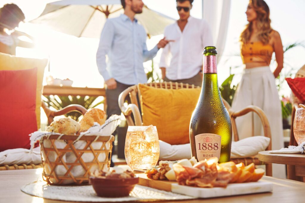 1888 Rosé, la perfecta combinación de manzanas y hibiscus