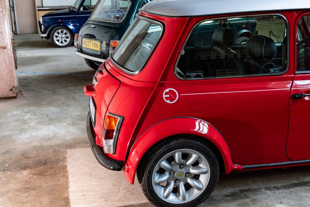 Mini Clásico se lanza al futuro, recargado y electrizante