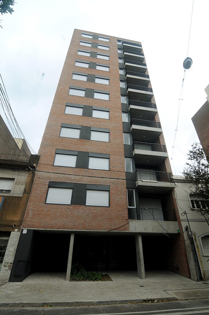 Bauen 124: Pilay entregó un nuevo edificio