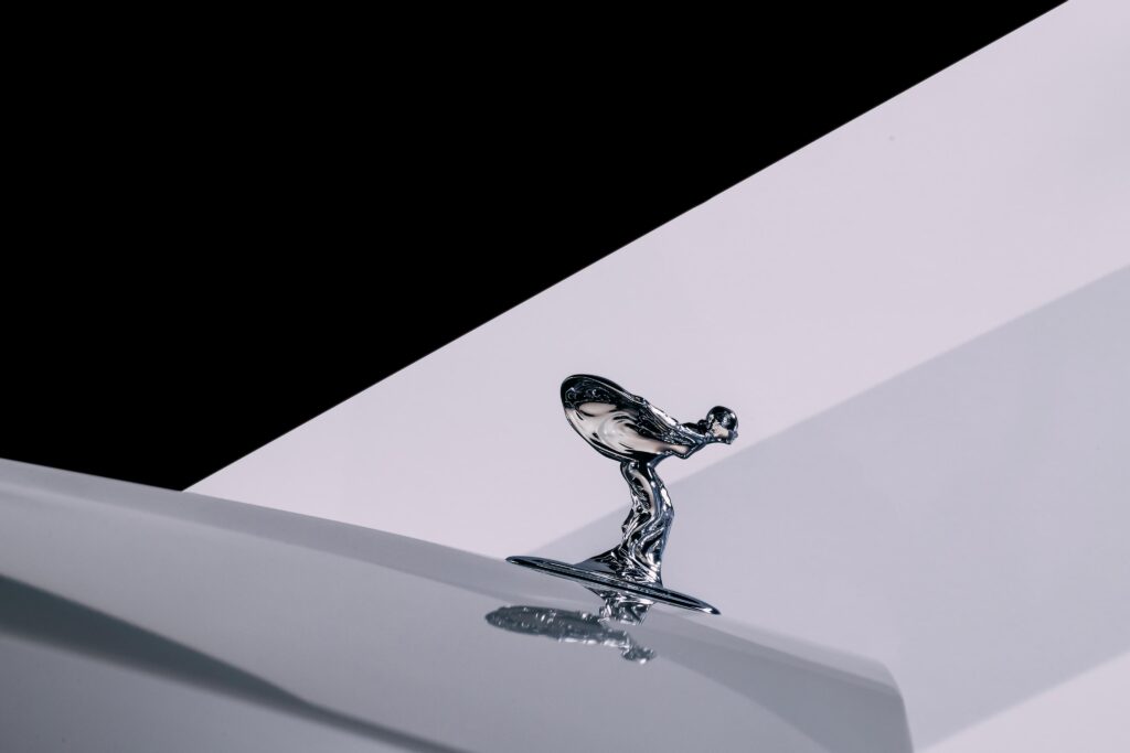 Spirit of Ecstasy: rediseñado para el futuro eléctrico de Rolls-Royce