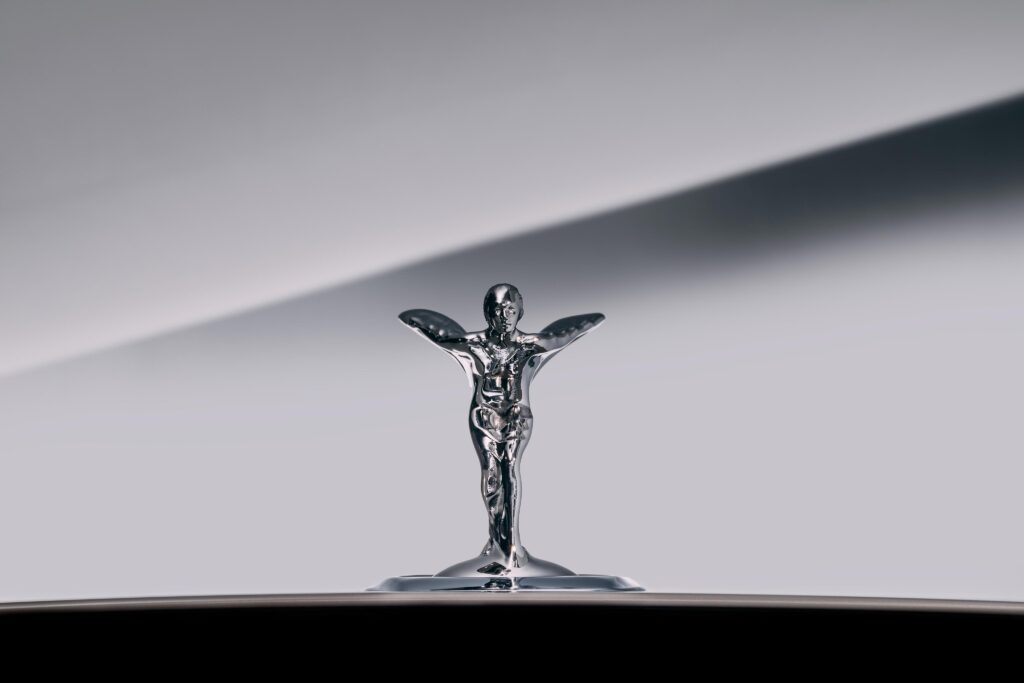 Spirit of Ecstasy: rediseñado para el futuro eléctrico de Rolls-Royce