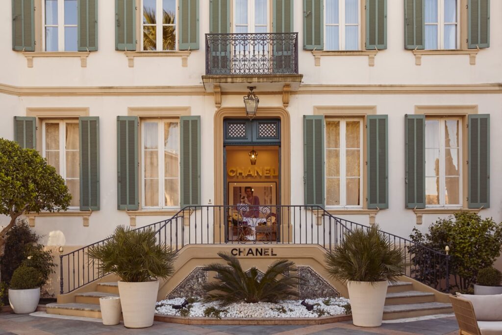 Boutiques de temporada de Chanel en Saint-Tropez, Marbella y Capri