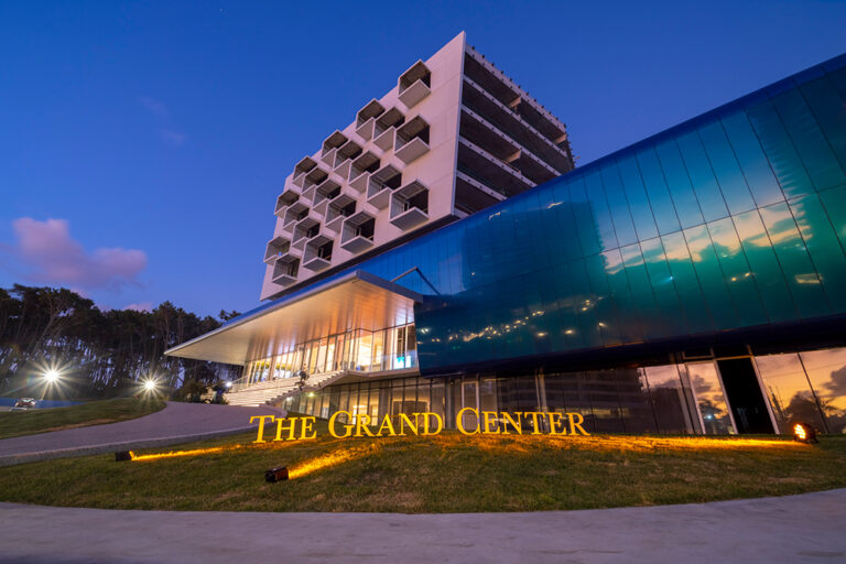 Se inauguró The Grand Center, con autoridades uruguayas y referentes corporativos