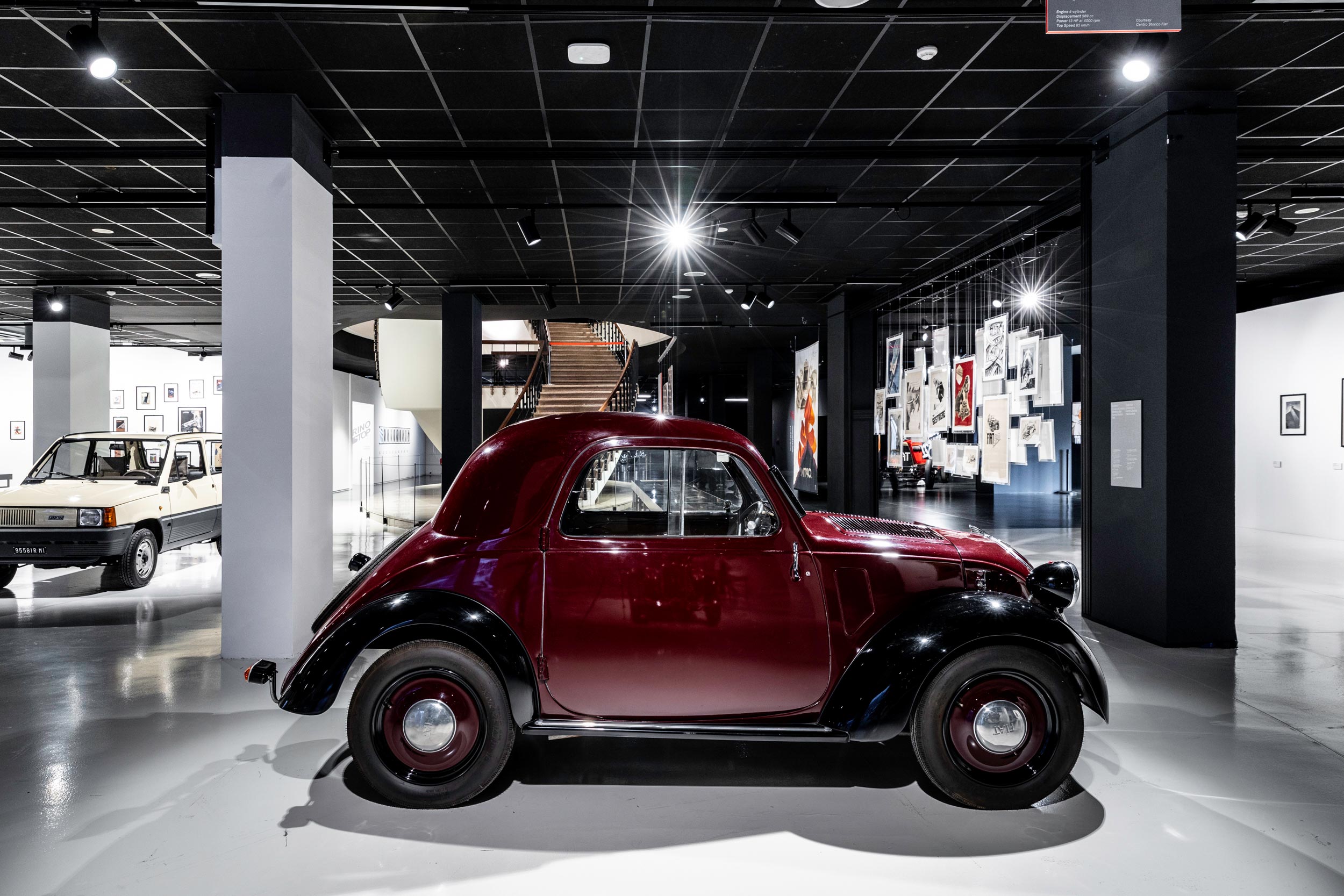 El Museo Nazionale dell'Automobile inauguró la exposición dedicada al 125 aniversario de FIAT